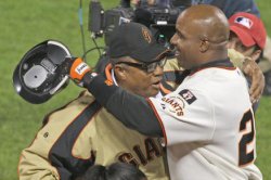 Barry Bonds, Ken Griffey Jr. among those who grieve after Willie Mays' death