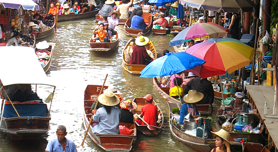 Damnern Saduak Floating Market