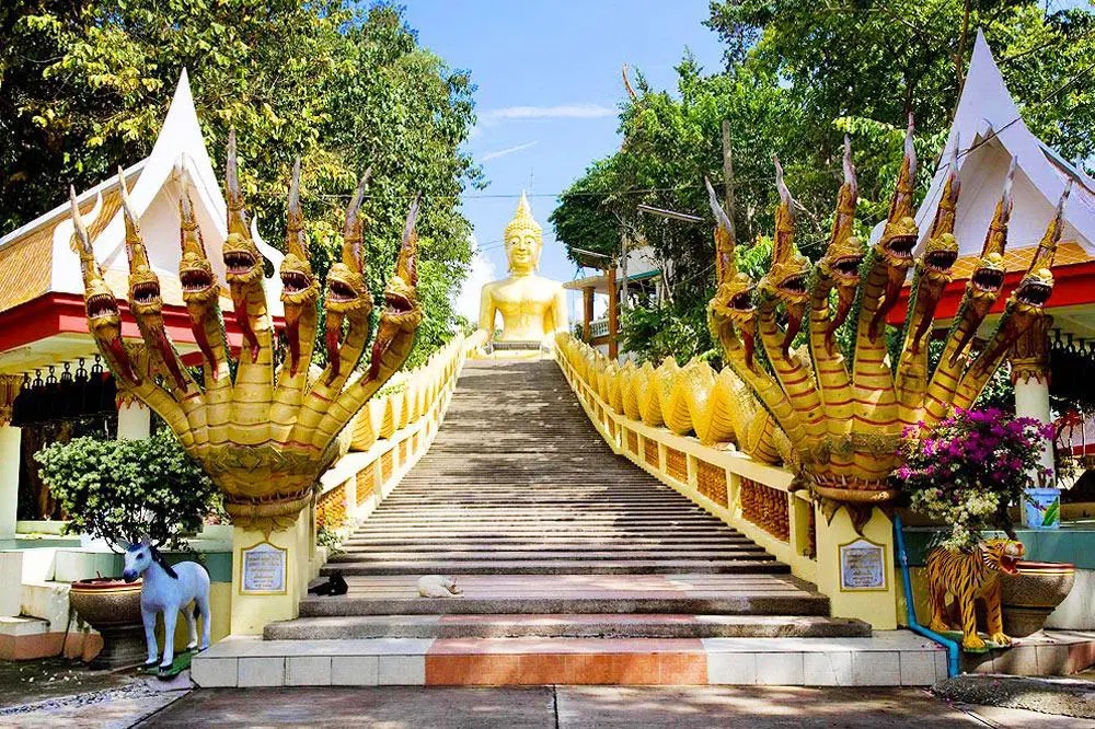 Phra Yai Temple (Big Buddha Temple)