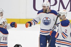 Stanley Cup Final: McDavid, Oilers' defense hold off Panthers, force Game 6